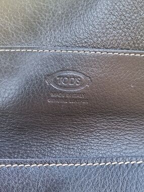 TOD'S Black Leather Wallet with Contrast Stitching